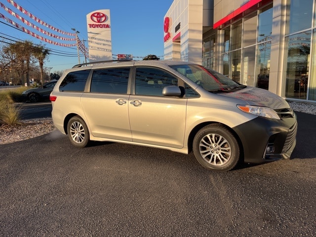 Used 2019 Toyota Sienna XLE Premium with VIN 5TDYZ3DC4KS004566 for sale in Lugoff, SC