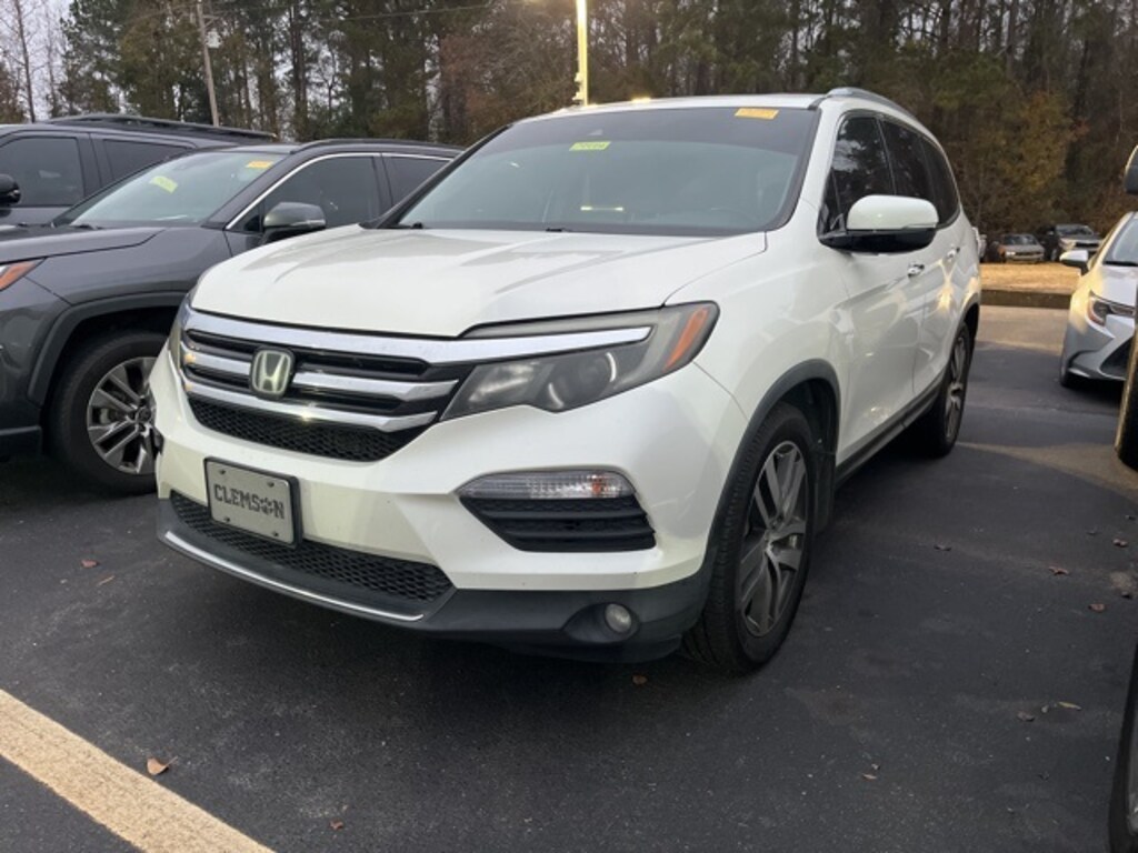 Used 2016 Honda Pilot Touring FWD SUV