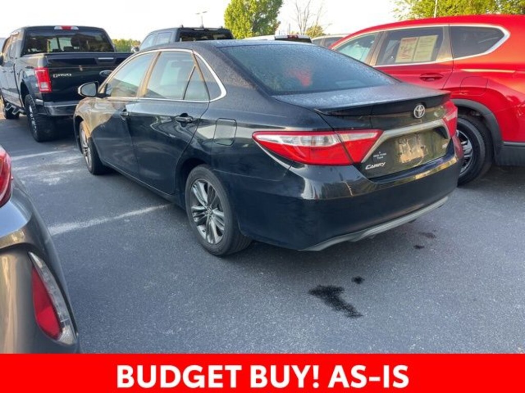 Used 2016 Toyota Camry SE Sedan
