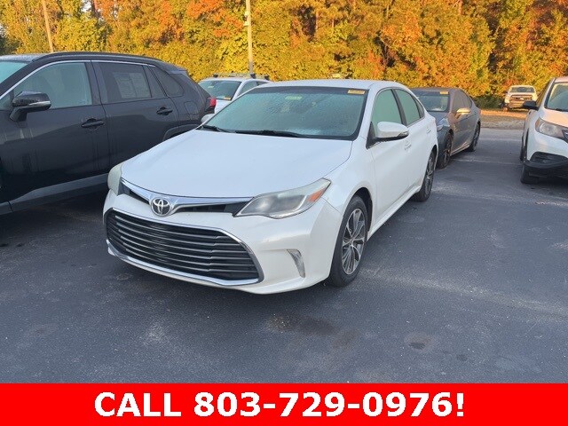2016 Toyota Avalon XLE photo 2