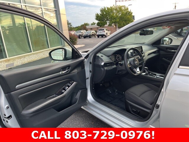 2023 Nissan Altima 2.5 SV photo 4