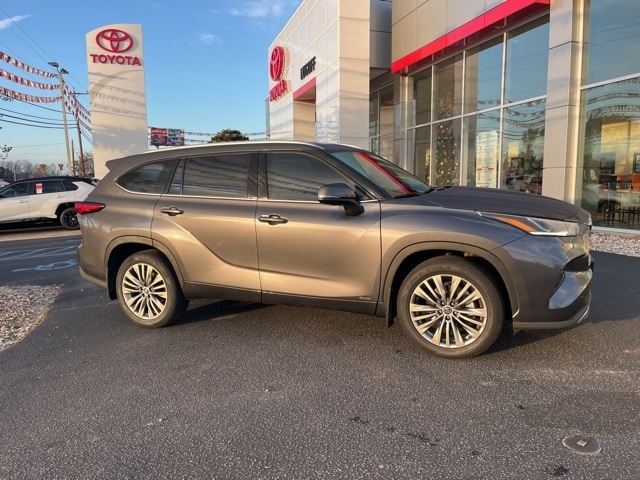 Used 2023 Toyota Highlander Platinum with VIN 5TDEBRCH0PS122242 for sale in Lugoff, SC