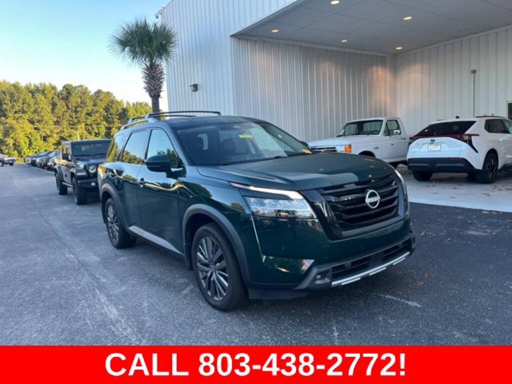 Used 2024 Nissan Pathfinder SL SUV