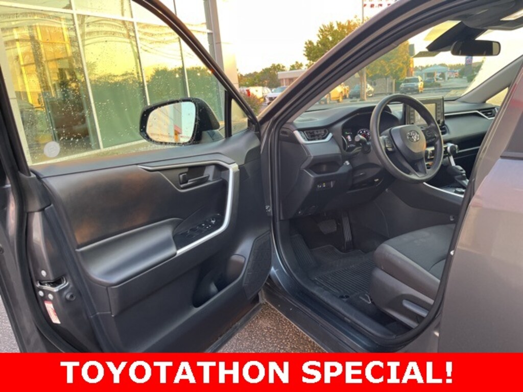 Used 2022 Toyota RAV4 Hybrid LE SUV
