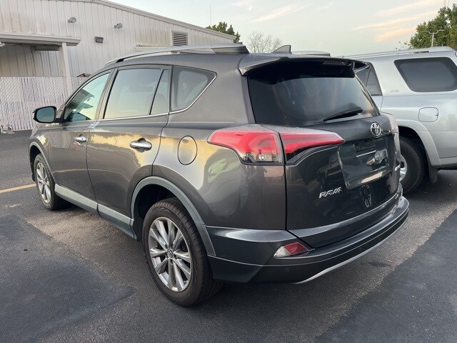 2017 Toyota RAV4 Limited photo 3
