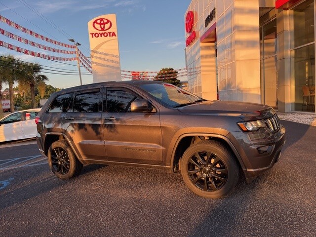 2019 Jeep Grand Cherokee Altitude photo 2