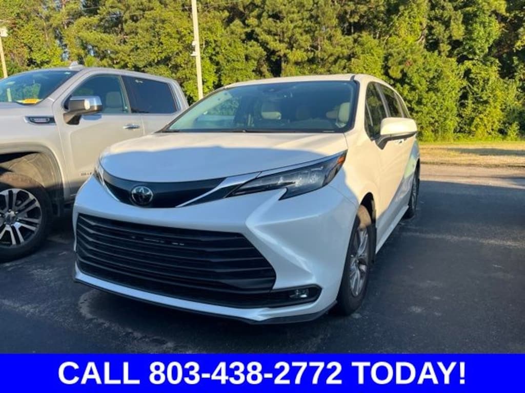 Used 2026 Toyota Sienna XLE Van Passenger Van