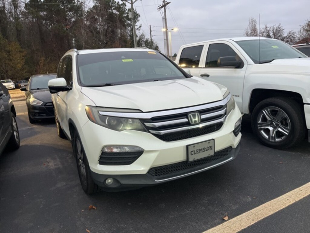 Used 2016 Honda Pilot Touring FWD SUV