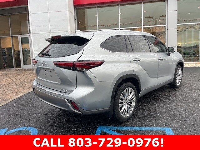 2024 Toyota Highlander Platinum photo 3