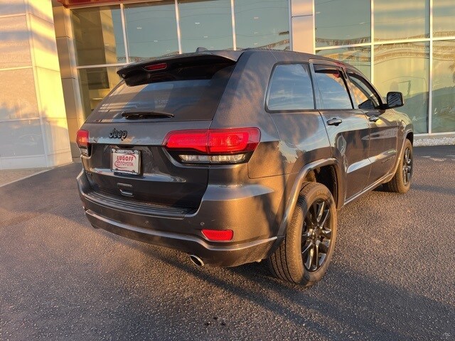 2019 Jeep Grand Cherokee Altitude photo 3