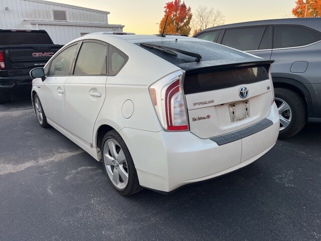 2014 Toyota Prius Four photo 3