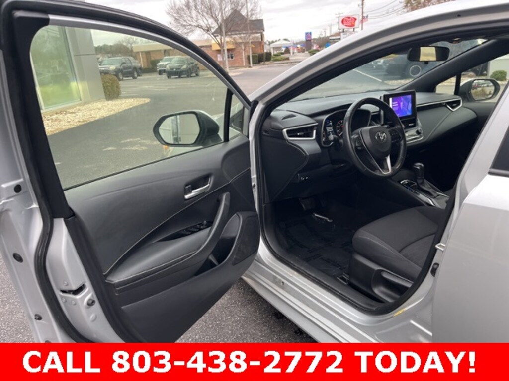 Used 2025 Toyota Corolla Hatchback SE Hatchback