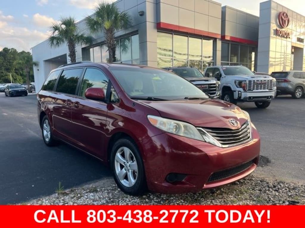Used 2014 Toyota Sienna LE Van