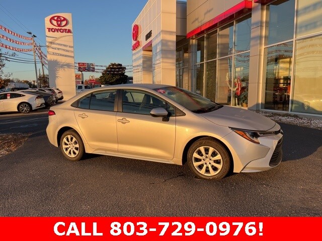 2024 Toyota Corolla LE photo 2