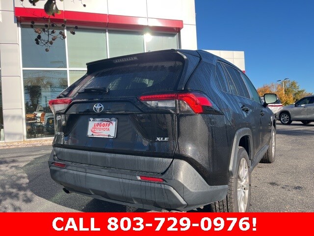 2023 Toyota RAV4 XLE Premium photo 2