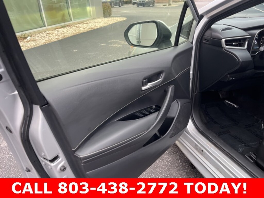 Used 2025 Toyota Corolla Hatchback SE Hatchback