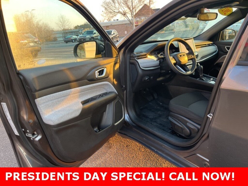 Used 2023 Jeep Compass Sport SUV