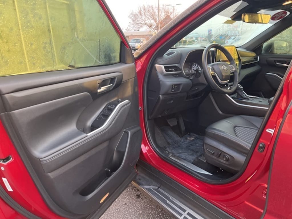 Used 2024 Toyota Highlander XSE SUV