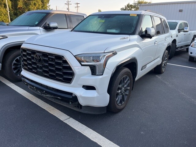 2024 Toyota Sequoia Platinum photo 2