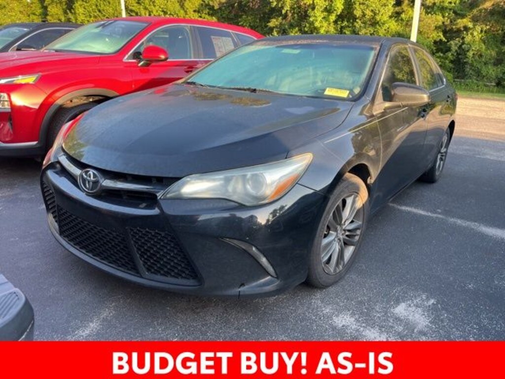 Used 2016 Toyota Camry SE Sedan