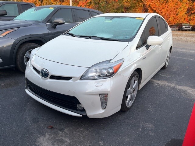 2014 Toyota Prius Four photo 2