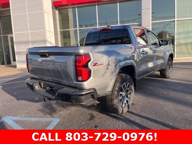 2024 Chevrolet Colorado Z71 photo 2
