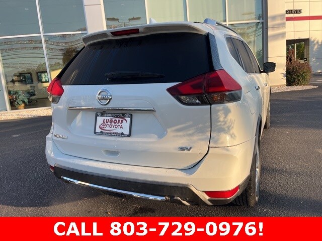 2018 Nissan Rogue SV photo 3