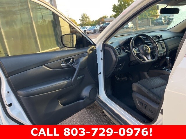 2018 Nissan Rogue SV photo 4