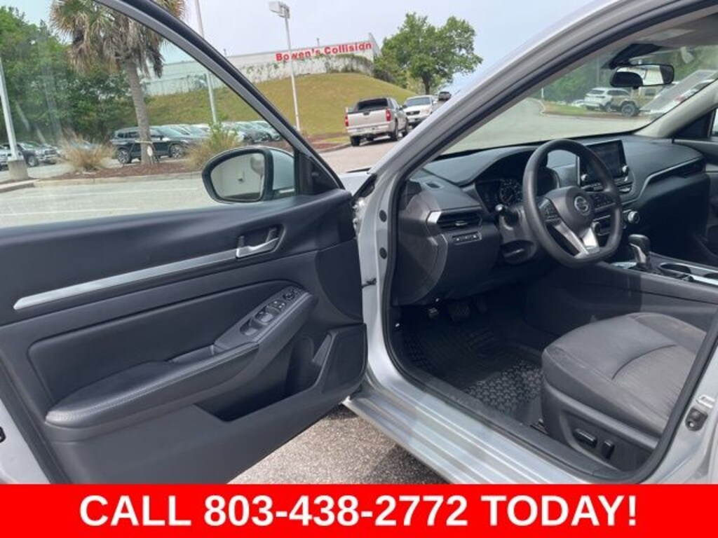 Used 2022 Nissan Altima 2.5 SV Sedan
