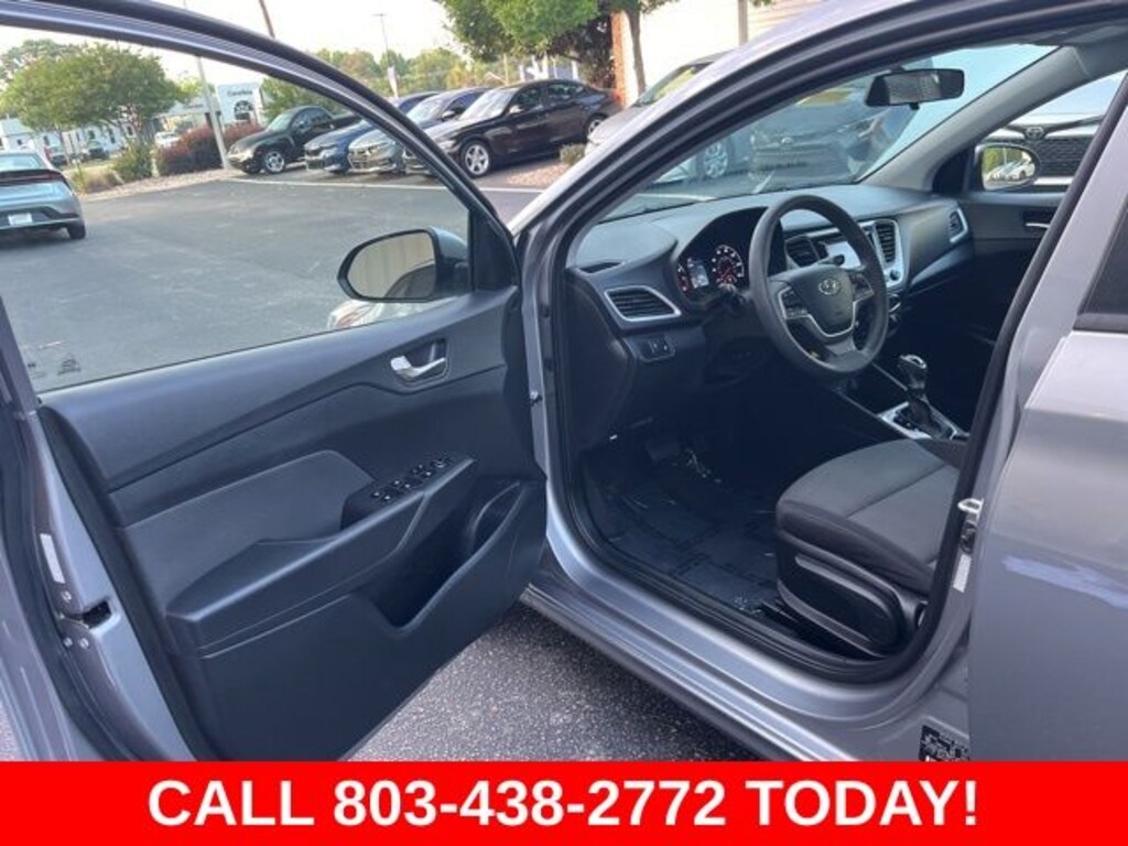 Used 2022 Hyundai Accent SE Sedan