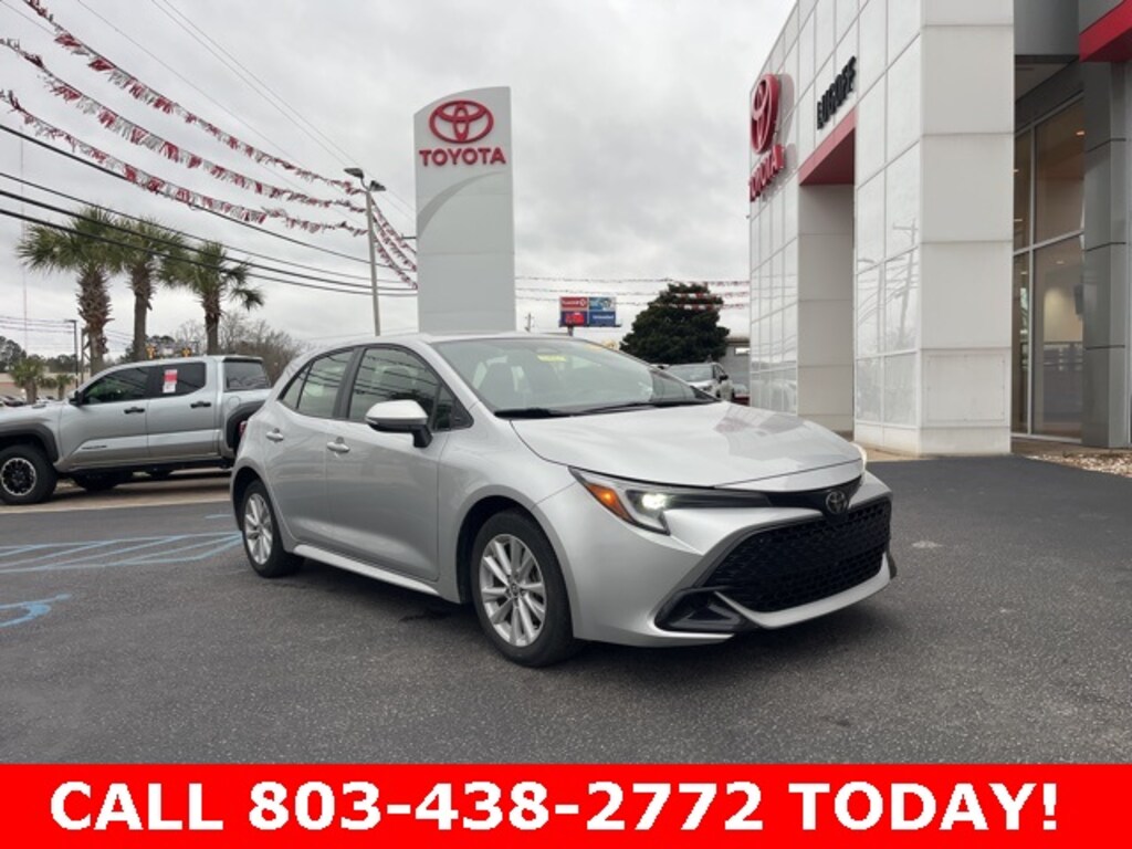 Used 2025 Toyota Corolla Hatchback SE Hatchback