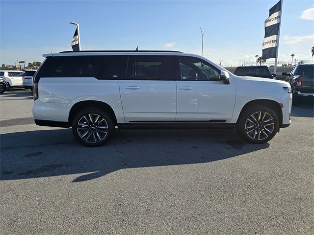 2023 Cadillac Escalade ESV Sport Platinum photo 4