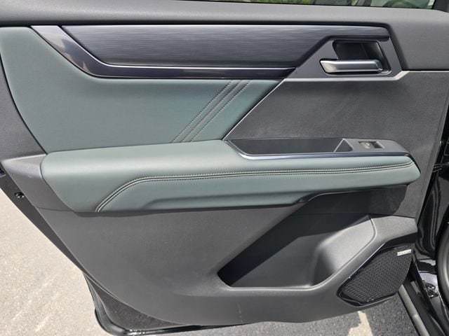 2026 GMC Acadia AT4 - Photo 12