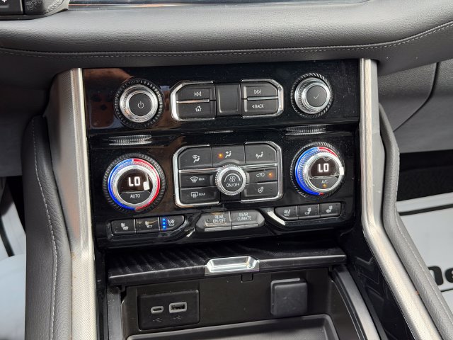 2024 GMC Yukon XL Denali - Photo 18