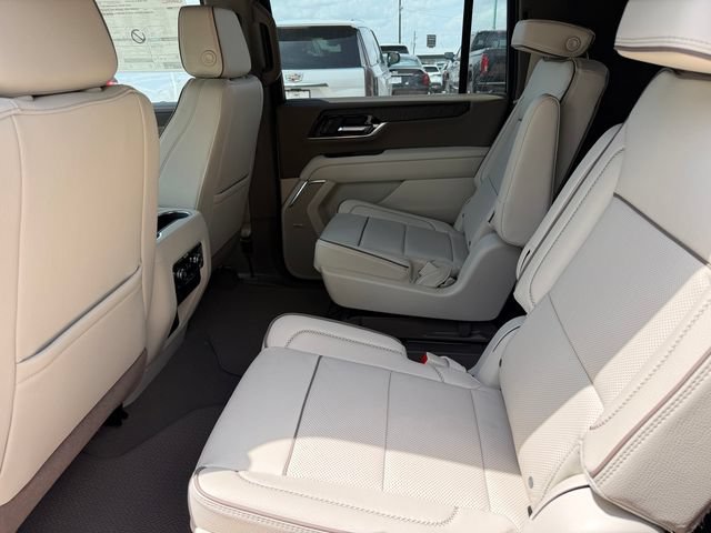 2026 GMC Yukon XL Denali - Photo 10