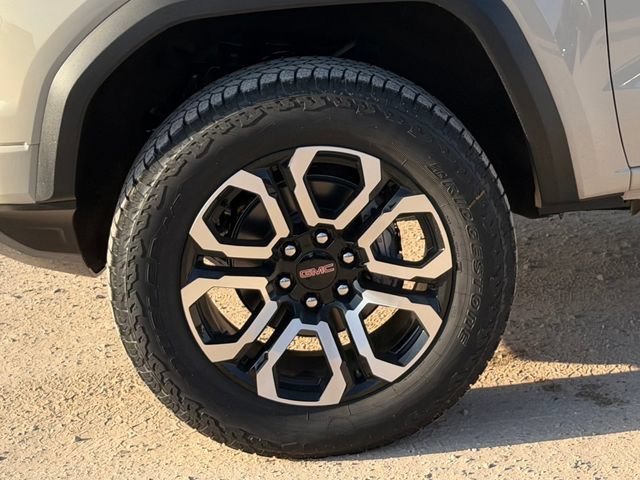 2026 GMC Canyon AT4 - Photo 9