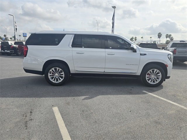 2023 Gmc Yukon XL SLT photo 3