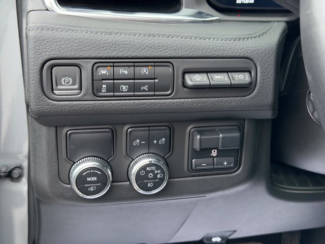 2024 GMC Yukon XL Denali - Photo 16