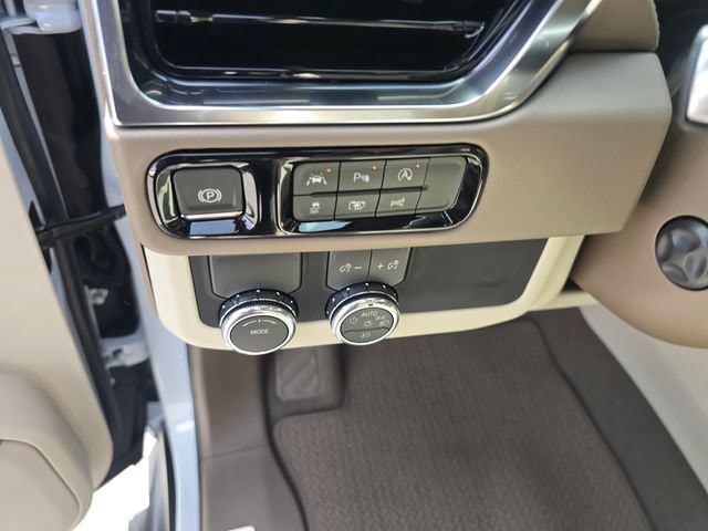 2026 GMC Yukon XL Denali - Photo 22
