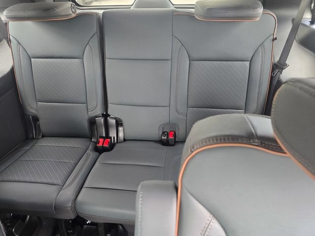 2026 GMC Yukon AT4 - Photo 9