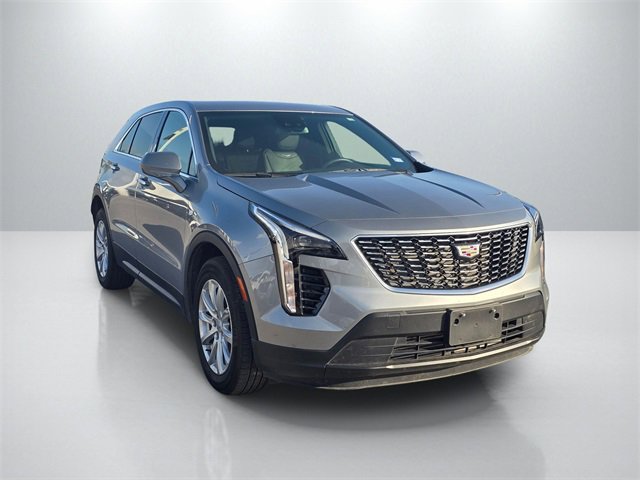 2023 Cadillac XT4 Luxury photo 2