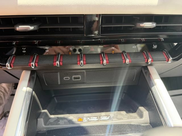 2026 GMC Canyon AT4X - Photo 14