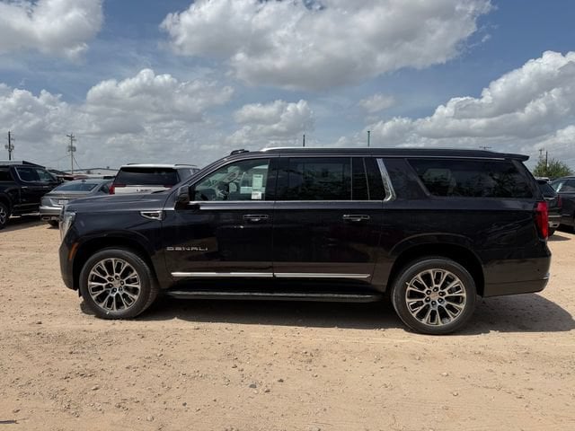 2026 GMC Yukon XL Denali - Photo 8