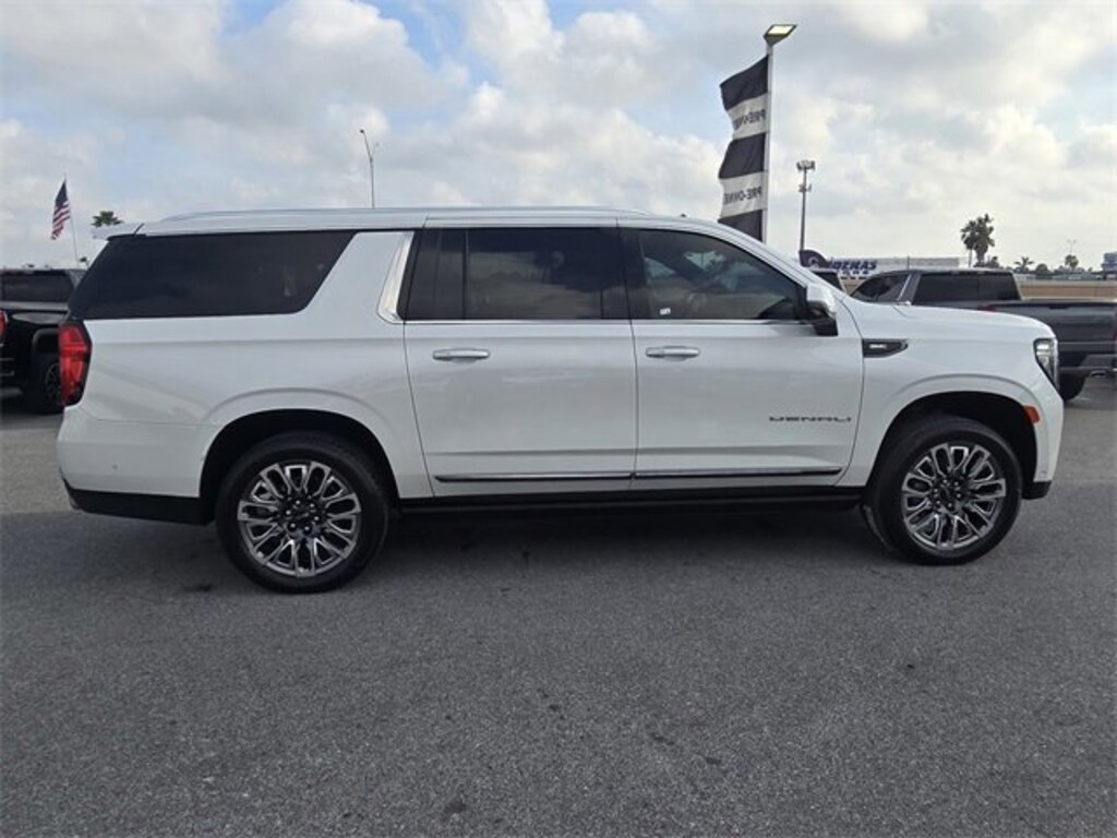 Used 2023 GMC Yukon XL Denali Ultimate SUV