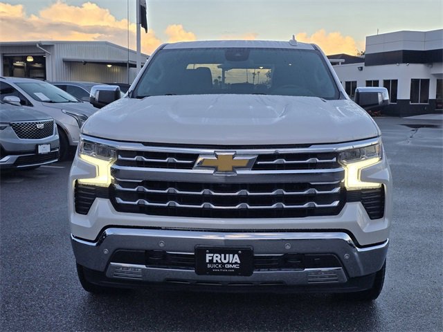 2023 Chevrolet Silverado 1500 LTZ photo 3