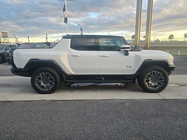 Explore the All-Electric GMC Hummer EV Pickup | Fruia GMC