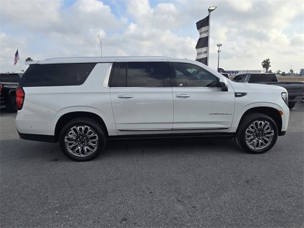 Used 2023 GMC Yukon XL Denali Ultimate SUV