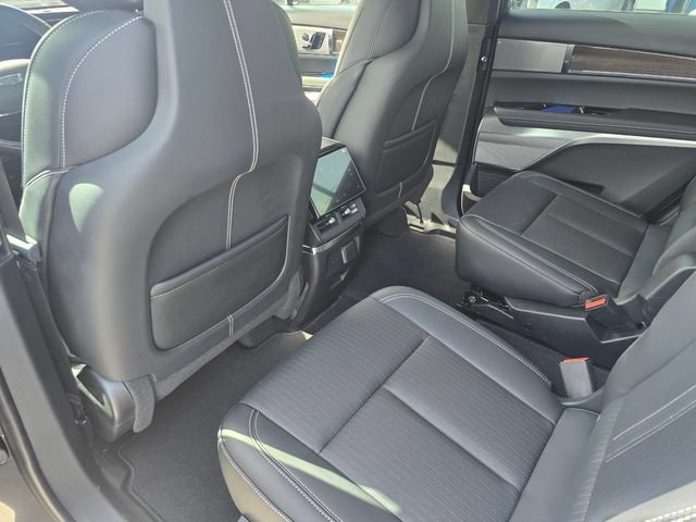 2027 Cadillac VISTIQ Luxury - Photo 14