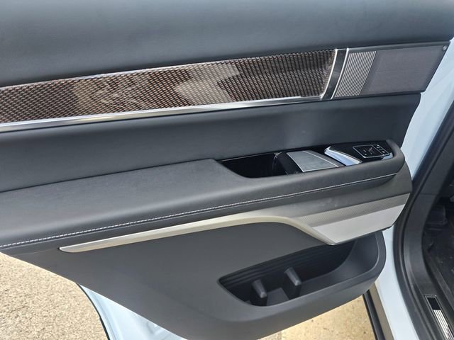 2026 Cadillac VISTIQ Luxury - Photo 15