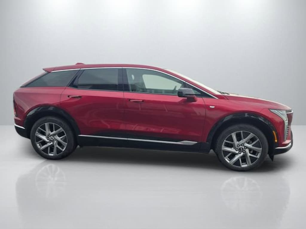 New 2026 CADILLAC OPTIQ Luxury SUV